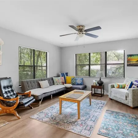 Guesthouse In High Springs! Walk To Downtown, Close To Springs!